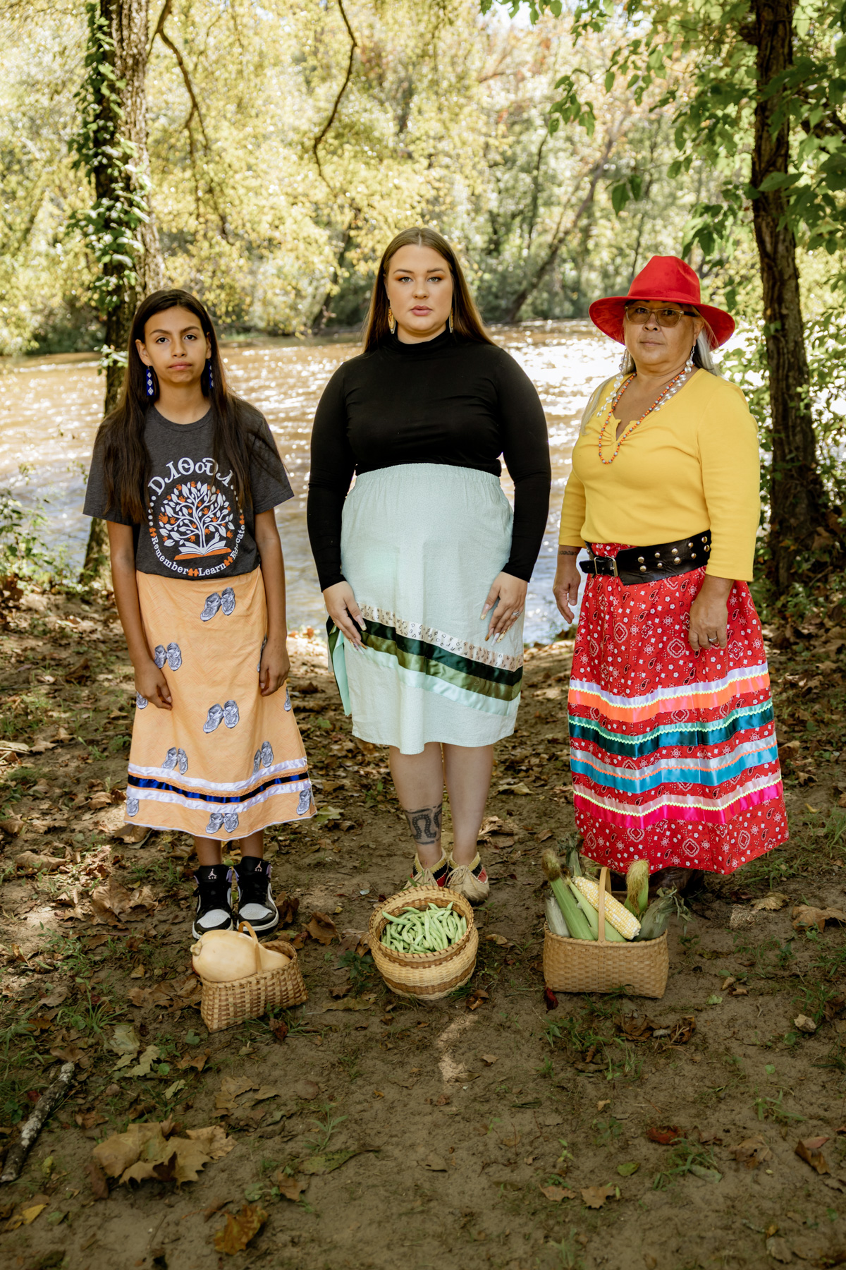 A-li-go-di no-la s-ti-yu (Unity and strength), 3 sisters is a relationship between the gourd, corn, and bean. Their relationship is embodied in how Cherokee maintain food sovereignty, and have relations with the land and each other. Just like the mound, stomp and river, when 3 sisters stand together they flourish together. Jasmine, Faith, Nikki