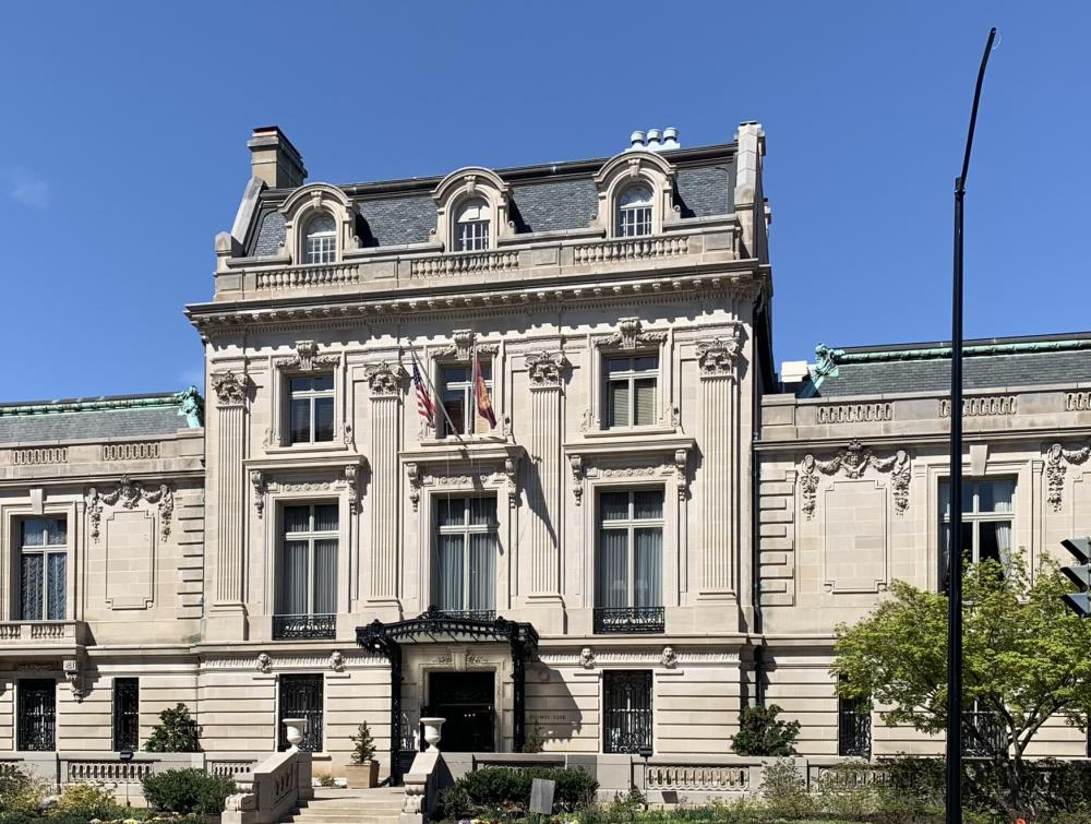 The facade of the Cosmos Club