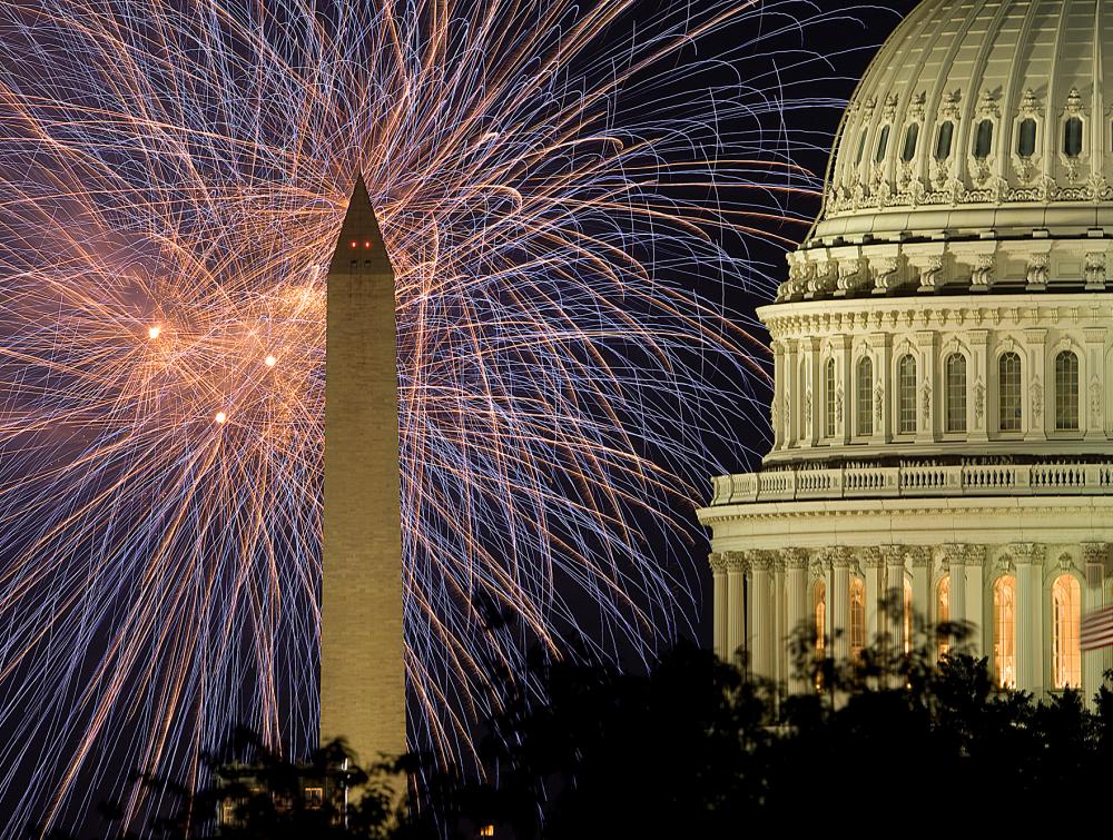 Fireworks erupt over National Mall
