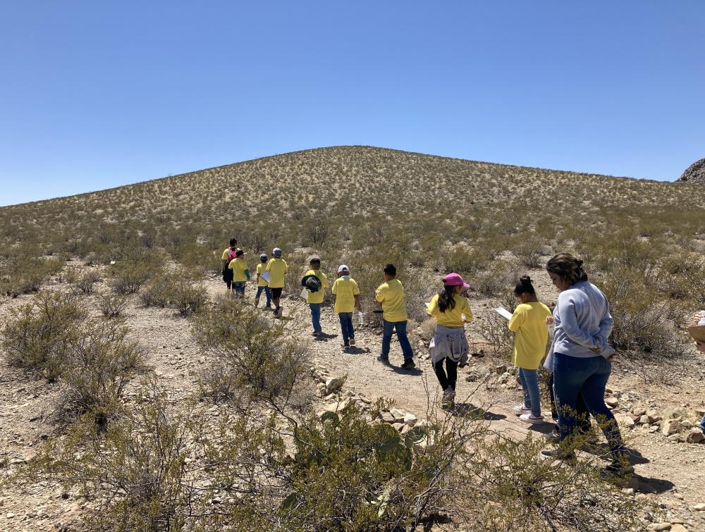 field trip with elementary students