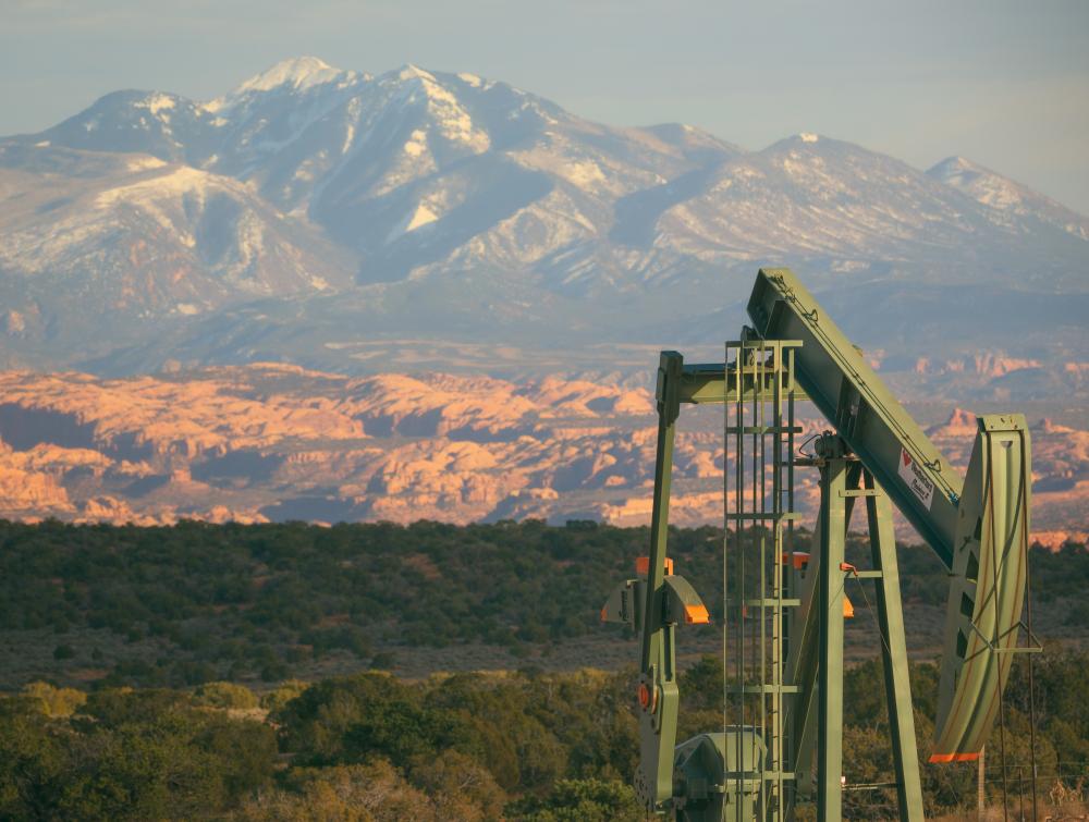 Oil well seen from just outside the entrance to Canyonlands National Park, Utah