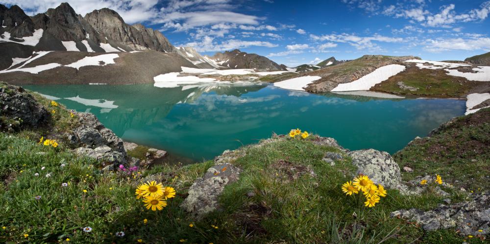 Turquoise alpine lake in Handies Peak Wilderness Study Area, Colorado.