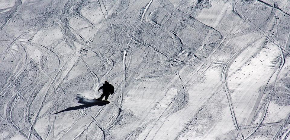 Winter skiing at Yosemite National Park 