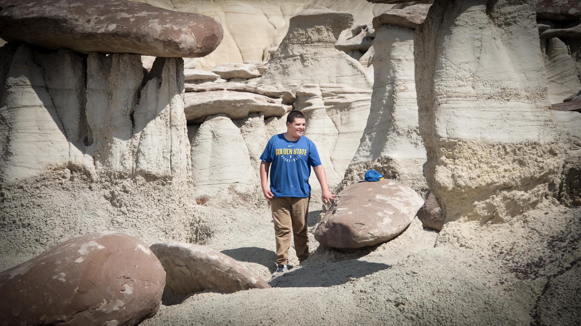 Young hiker in Ah-Shi-Sle-Pah Wilderness Study Area, New Mexico