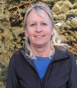 Anne Carlson headshot
