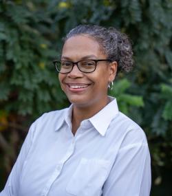 Brenda Hinds headshot