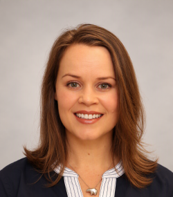 Rikki Holcomb headshot