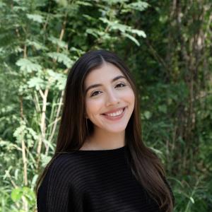 Emily Munoa headshot