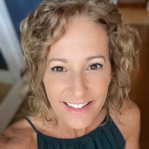 Kate Mackay headshot